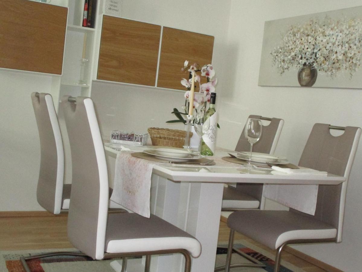 Ferienwohnung Danubia Λιντς Εξωτερικό φωτογραφία
